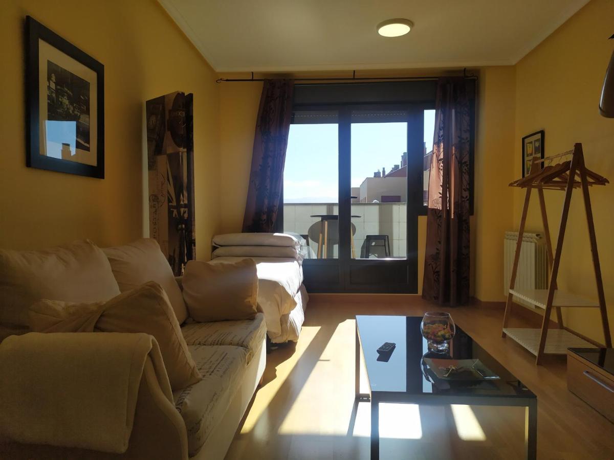 Apartamento El Parque Terraza Con Vistas Montana Entorno Tranquilo Ideal Mascotas Logrono Luaran gambar